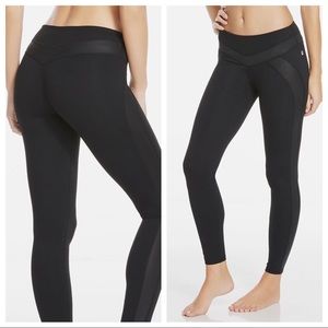 Fabletics Provence Legging Black/Liquid Black